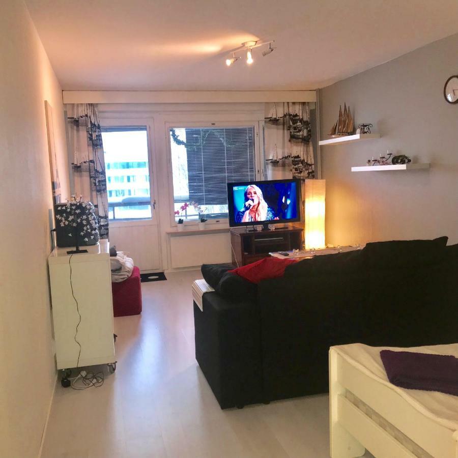 Kemi City L Near Snowcastle, 2 Rooms, Kitchen, Glazed Balcony, Free Parking On Street Ngoại thất bức ảnh
